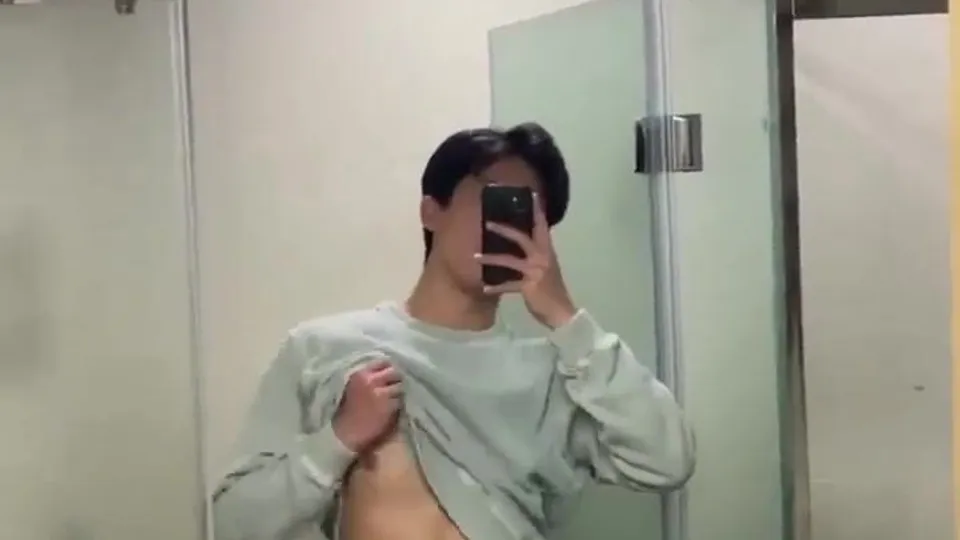 Hot asian college student shows hung cock phone porn