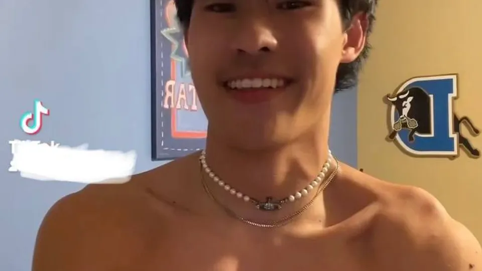 Hot baited guy cums for bait girl - video 1 - ThisVid.com