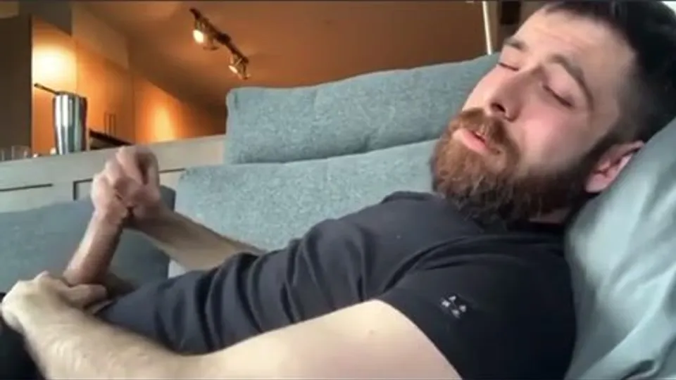 Hot beard - ThisVid.com