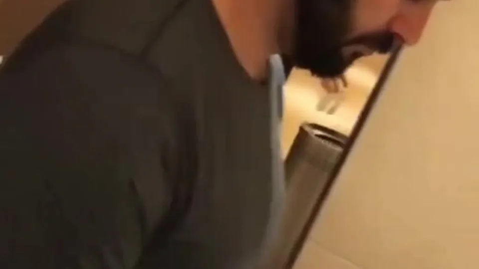 HOT BEARDED MAN SPIED PISSING IN URINAL - ThisVid.com
