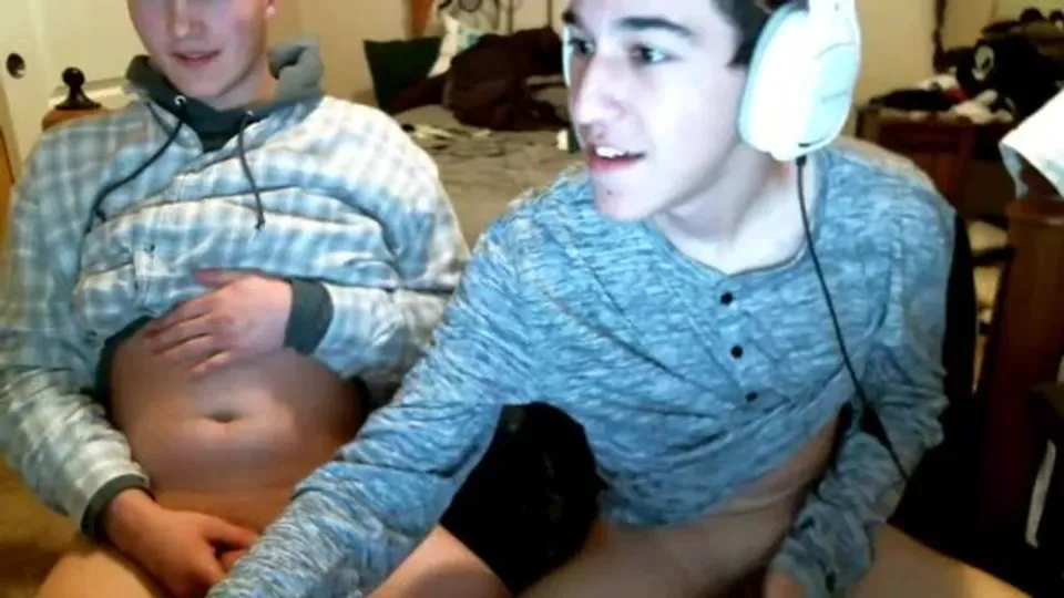 เพื่อนๆ แบนกันด้วยกัน