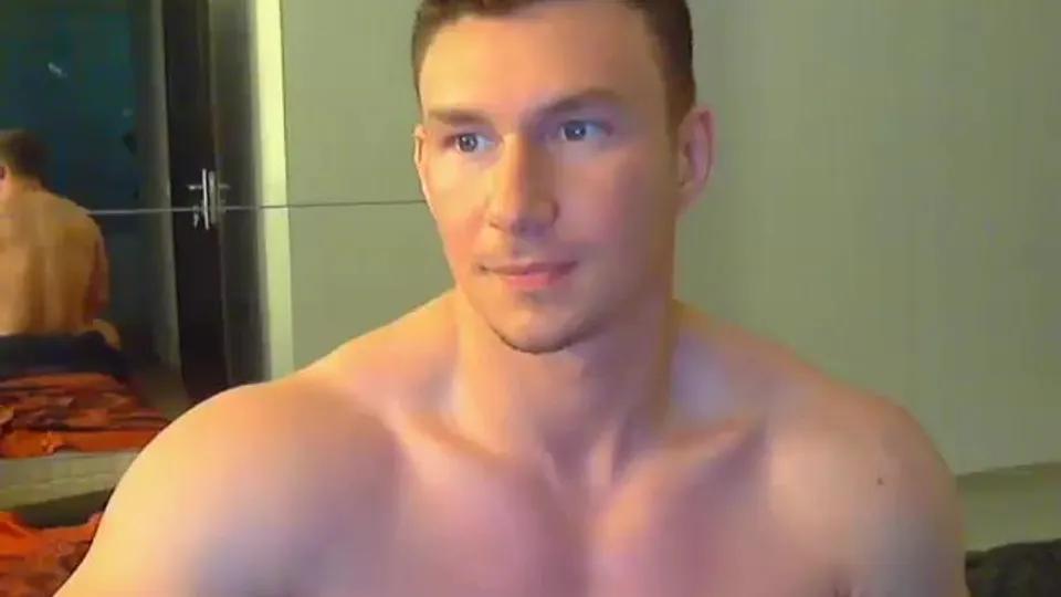 Hot bodybuilder 1eaks precum and cums hard - ThisVid.com