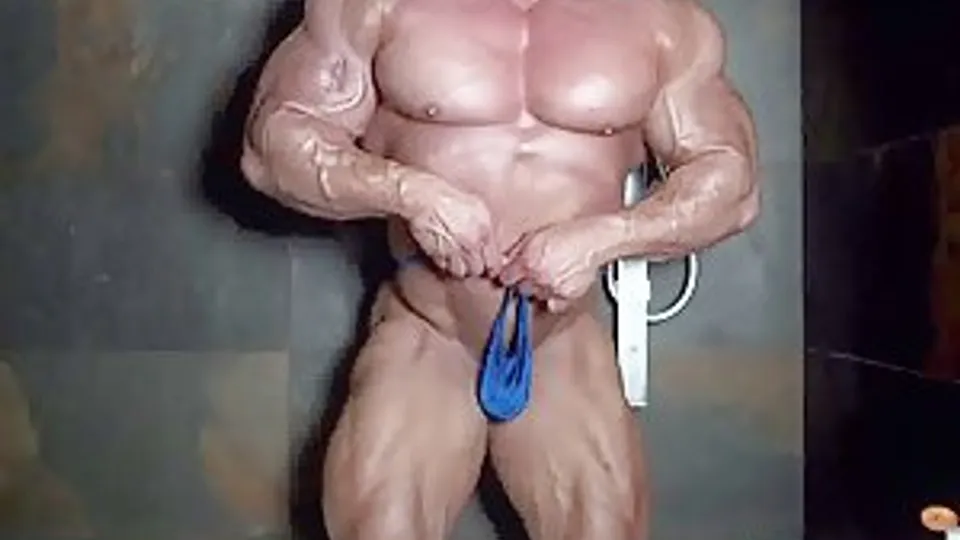 Hot bodybuilder （live005）