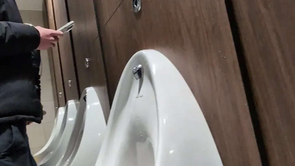 Hot boy pissing spy 11 - ThisVid.com