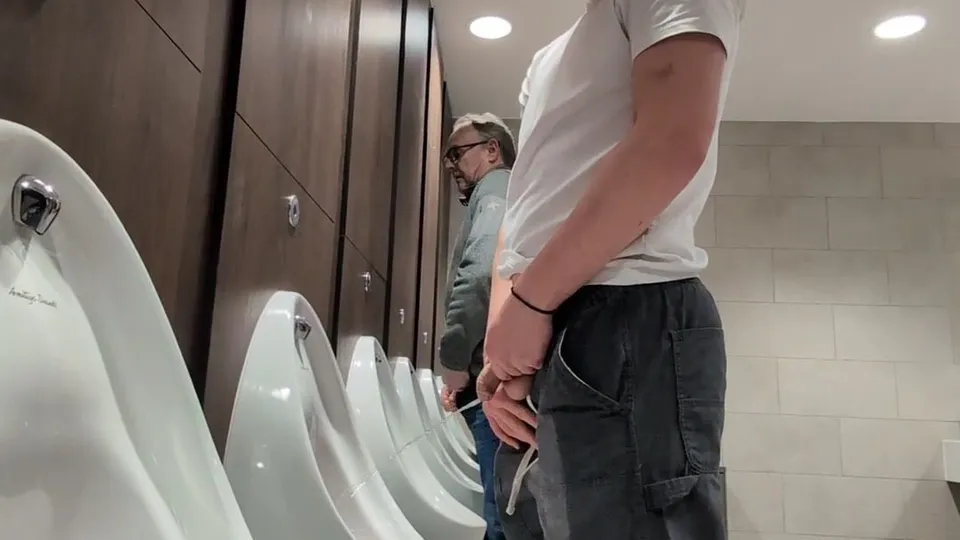 Hot boy pissing spy 13 - ThisVid.com