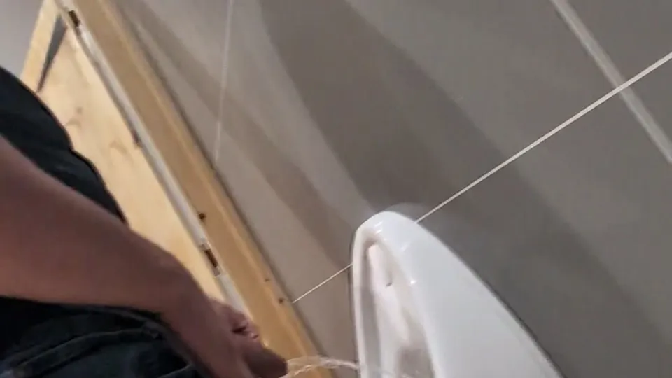 Boy Pissing Spy: Hot Teen Urinates Unaware