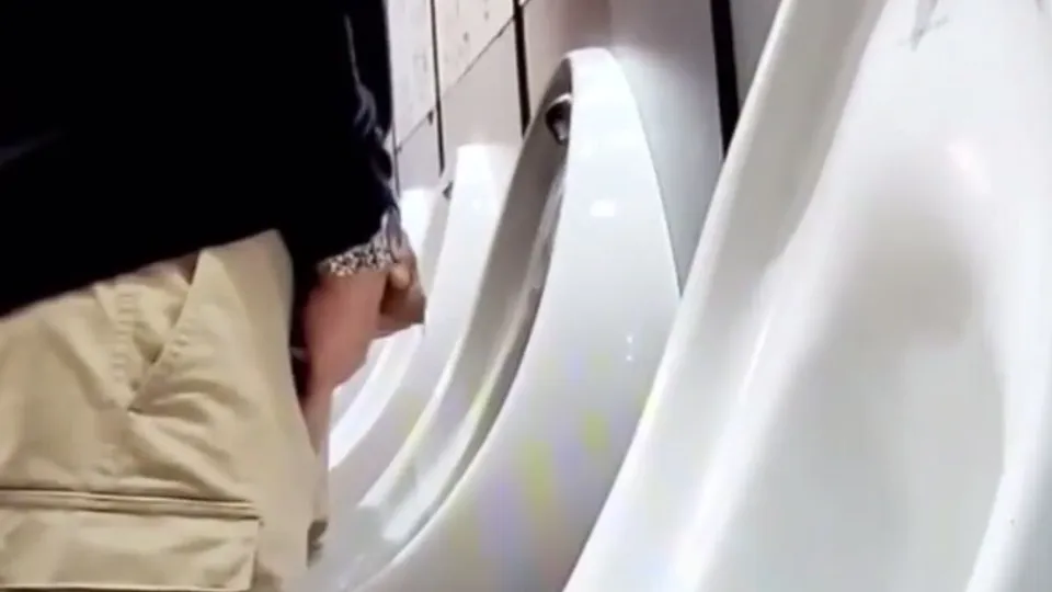 Hot boy pissing spy 6 - ThisVid.com