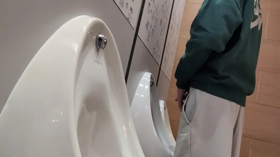 Hot boy pissing spy 9 - ThisVid.com