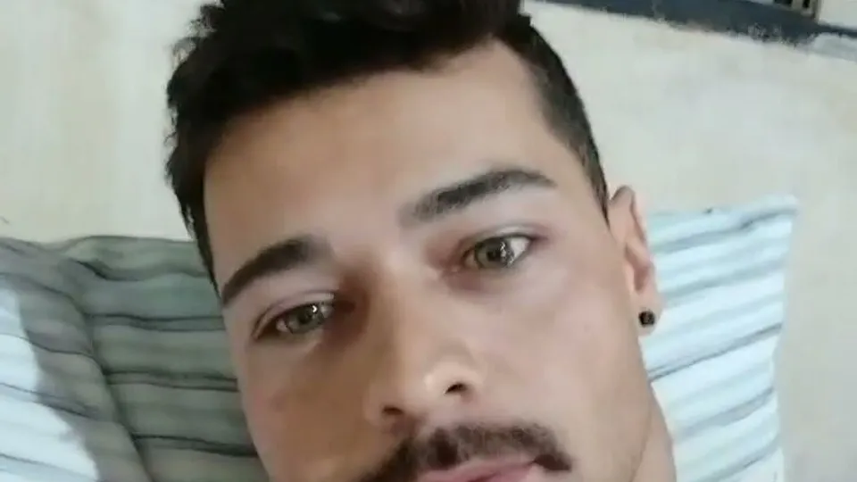 Hot Brazilian jerkin off - ThisVid.com