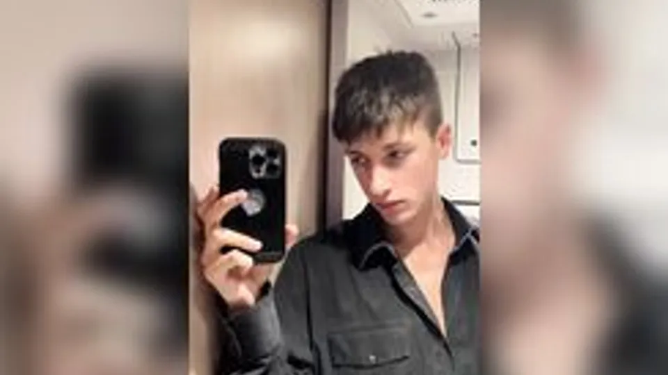 Twink Boys Masturbate in House