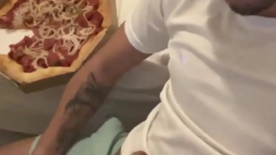Hot cocky guy shows off his big thick erect uncut cock - ThisVid.com 中文