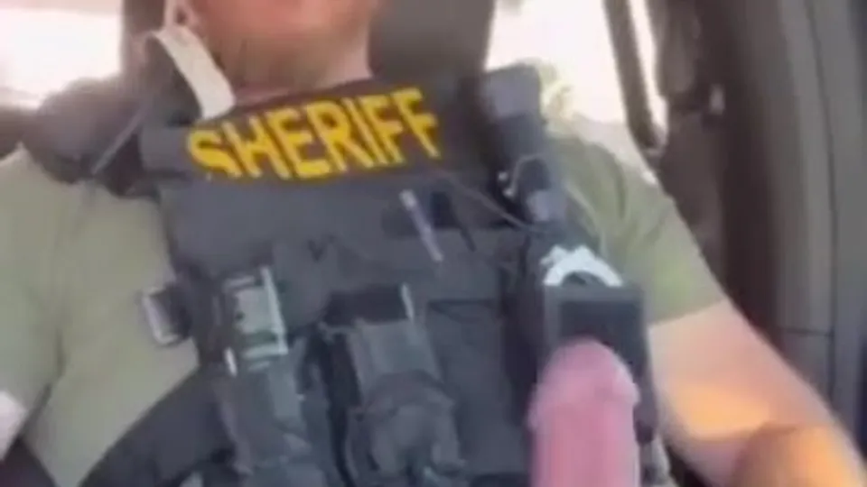 Hot Cop Car Jack Off - ThisVid.com