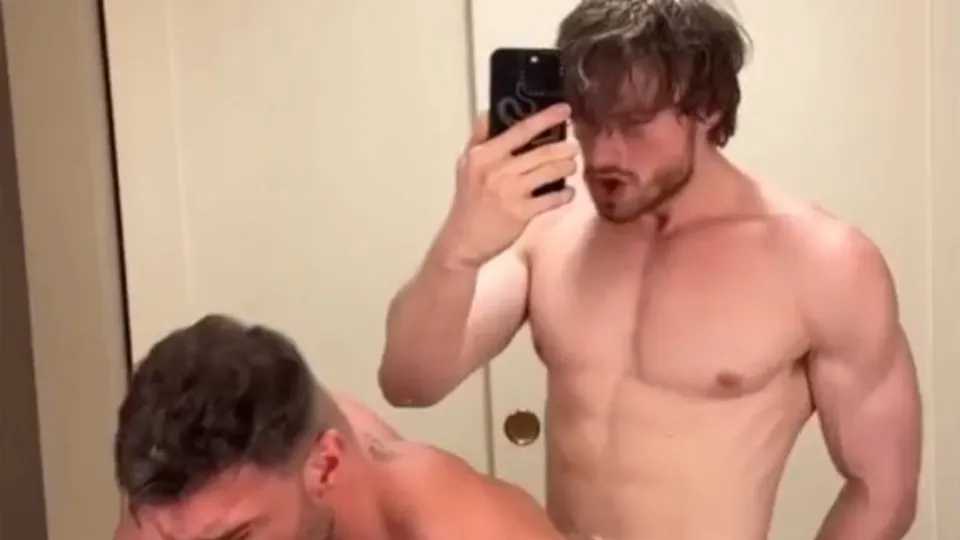 Hot couple having sex - ThisVid.com