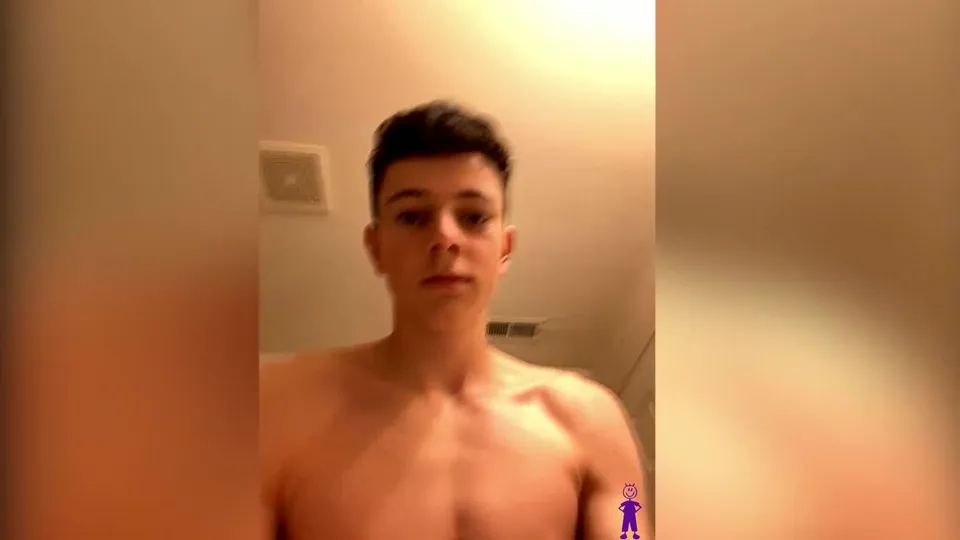 Hot cute bathroom wank