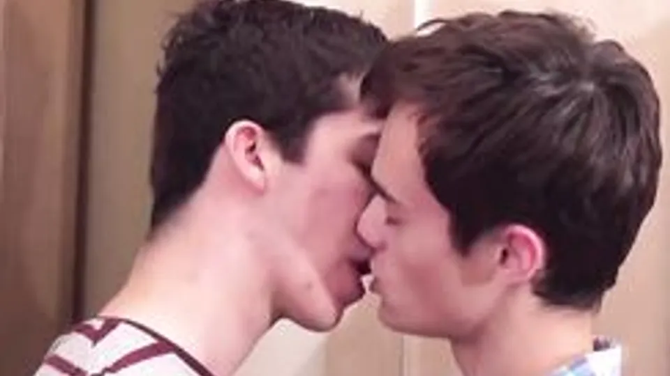 Twink Duo Masturbates on Webcam