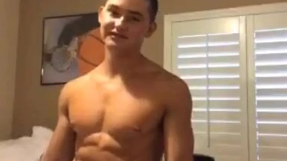 Trio con Dylan O'Brien su TikTok