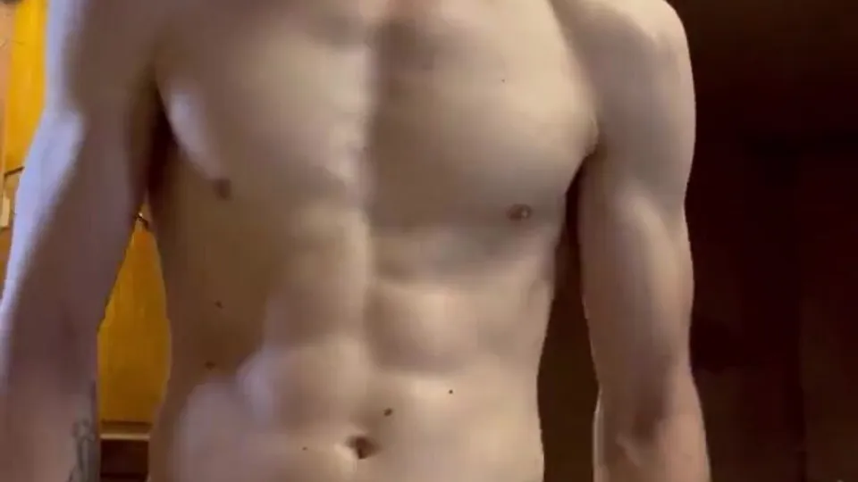 Hot Geek Gets Hard - ThisVid.com
