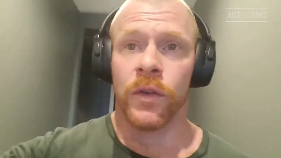 Hot ginger farting out his load - ThisVid.com