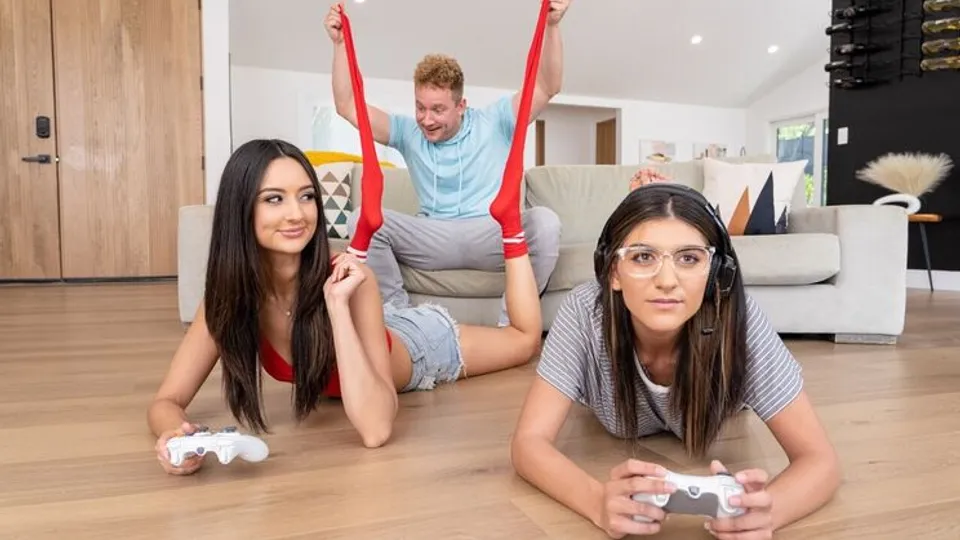 Hot Girls Game - Eliza IbarraVan Wylde - Fucking Gamer Roomies BF 