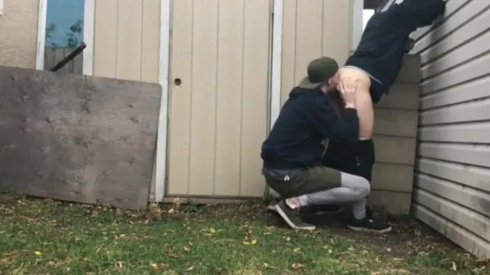 Hot Grindr backyard sex - ThisVid.com