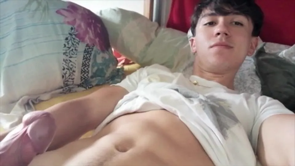 Hot guy jerking off and cumming - video 3 - ThisVid.com
