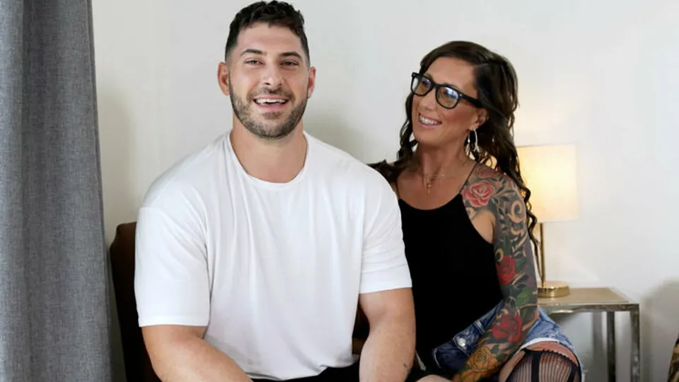 Hot Guys Fuck - Tera BronxLance Richards - STUD Lance Richards Lets Tera Bronx Know Shes Gonna Get Pounded 