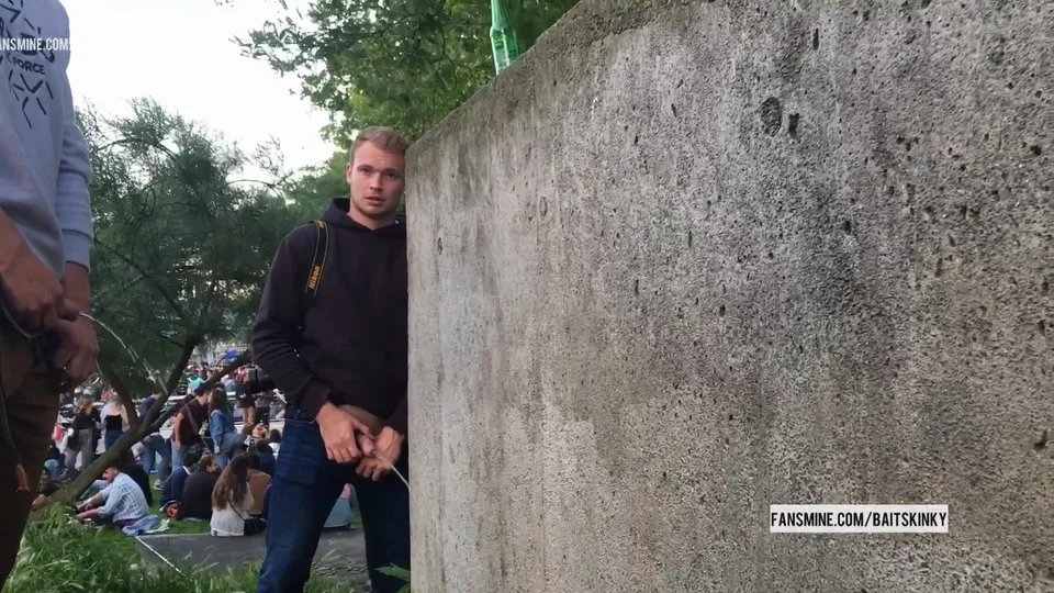 HOT GUYS PISSING AT THE FESTIVAL URINALS - ThisVid.com