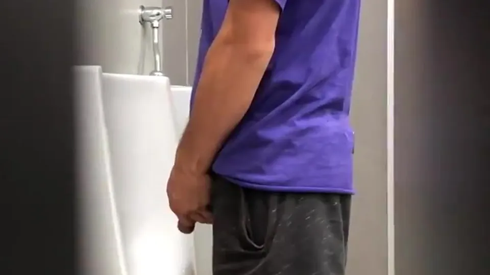HOT GUYS PISSING AT URINAL - video 2 - ThisVid.com