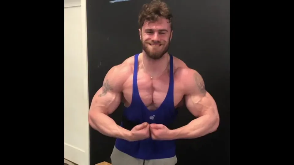 Hot hairy bearded Musclehunk 2 - ThisVid.com