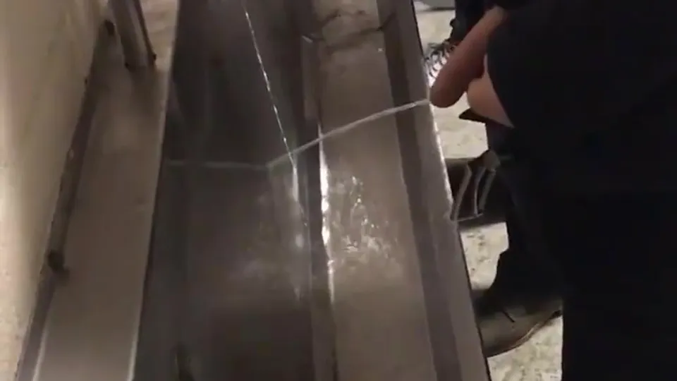 HOT HUGE GUYS AT URINAL - ThisVid.com