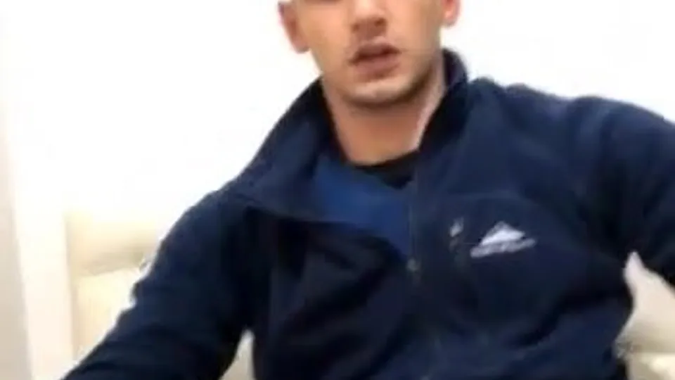 Hot Indian Hunk - ThisVid.com