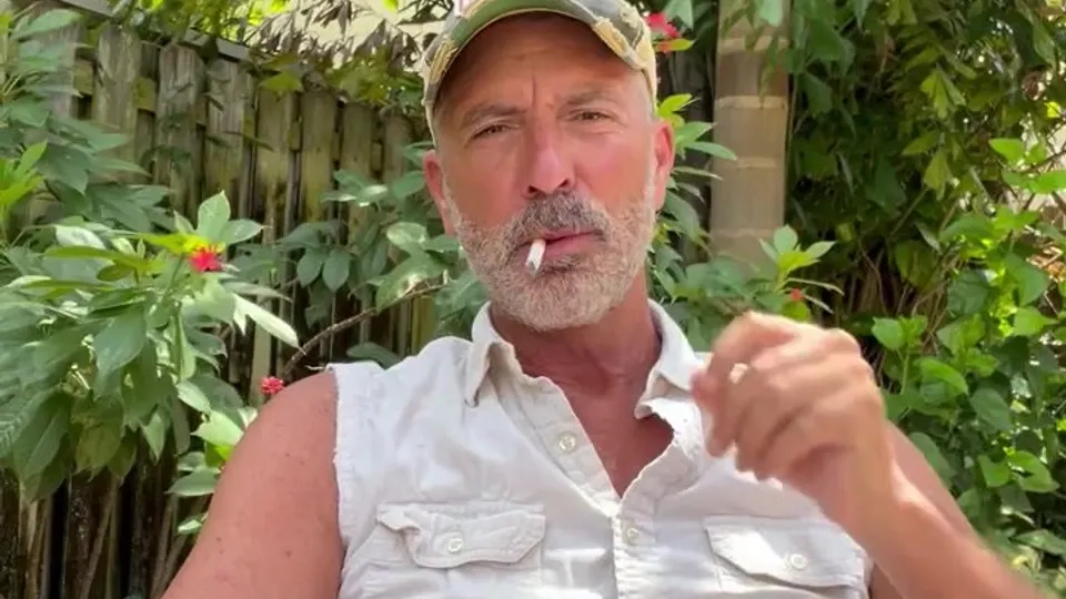 Hot jerk - video 588 - ThisVid.com