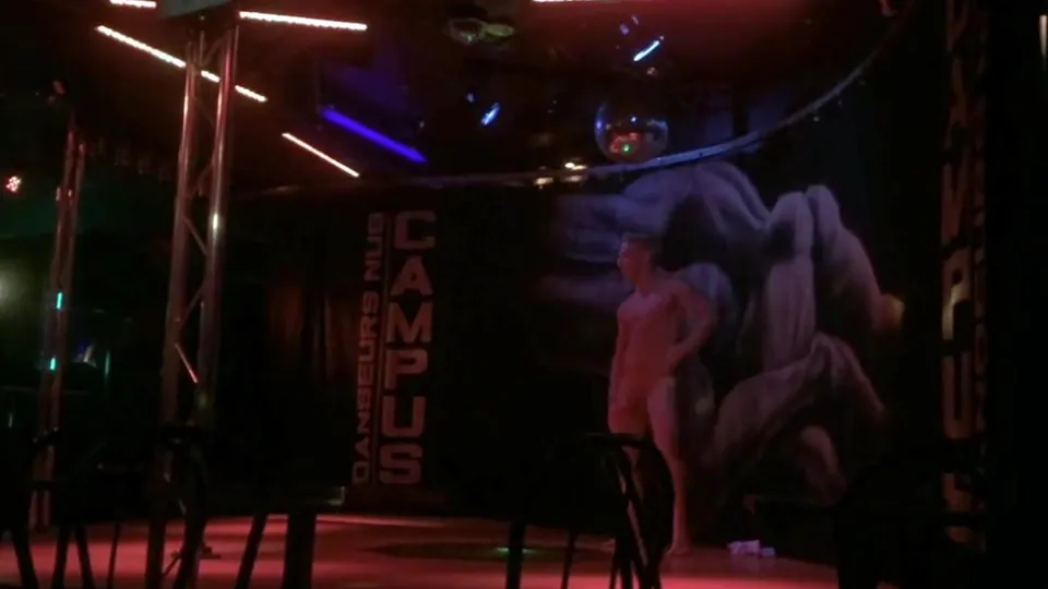 Hot Male Stripper Completely Nude on Stage - ThisVid.com