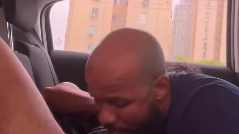 Gay Blowjob: Moaning Load