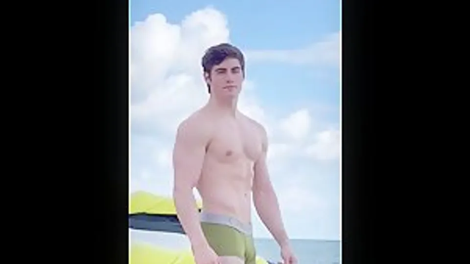 Hot model Naes Stahl