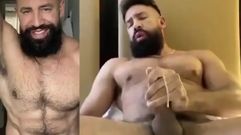 Hot muscle bear jerking and cumming - ThisVid.com