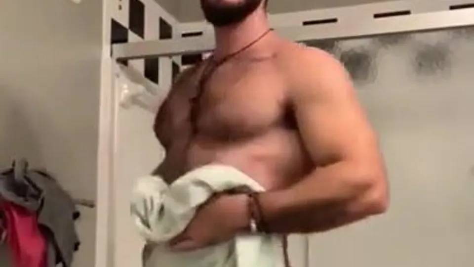 Hot muscle bear naked in bathroom - ThisVid.com