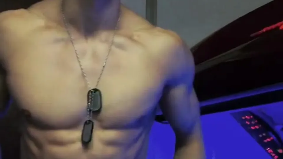 Hot muscle boy Hot 3 - ThisVid.com