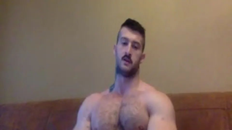 Hot Muscle boy on Cam 4