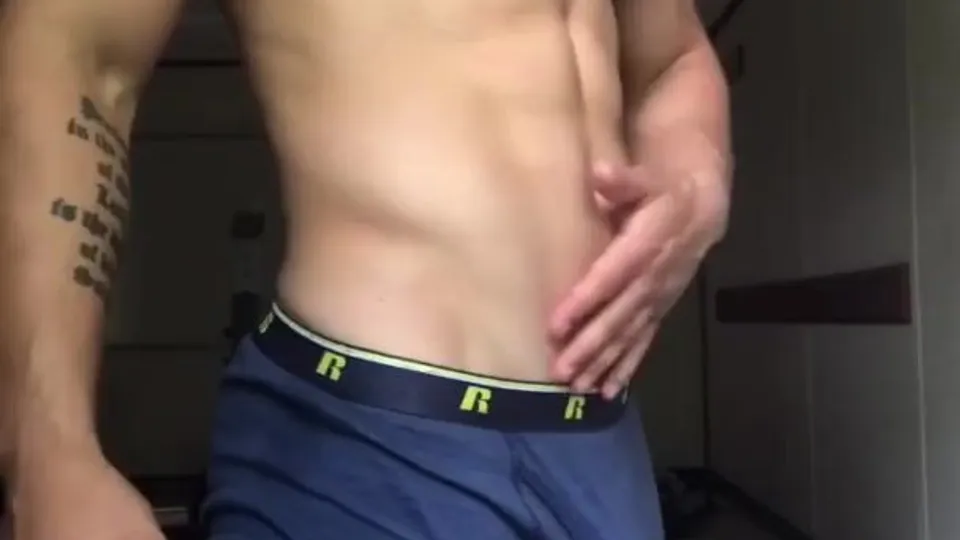 HOT MUSCLE DUKE WAYNE HUGE COCK