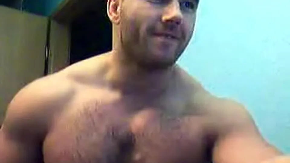 Muscular Guy Masturbates and Shows Off