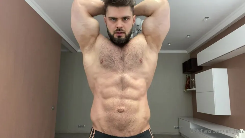 Hot muscle guy showing pecs and body - video 2 - ThisVid.com em inglês