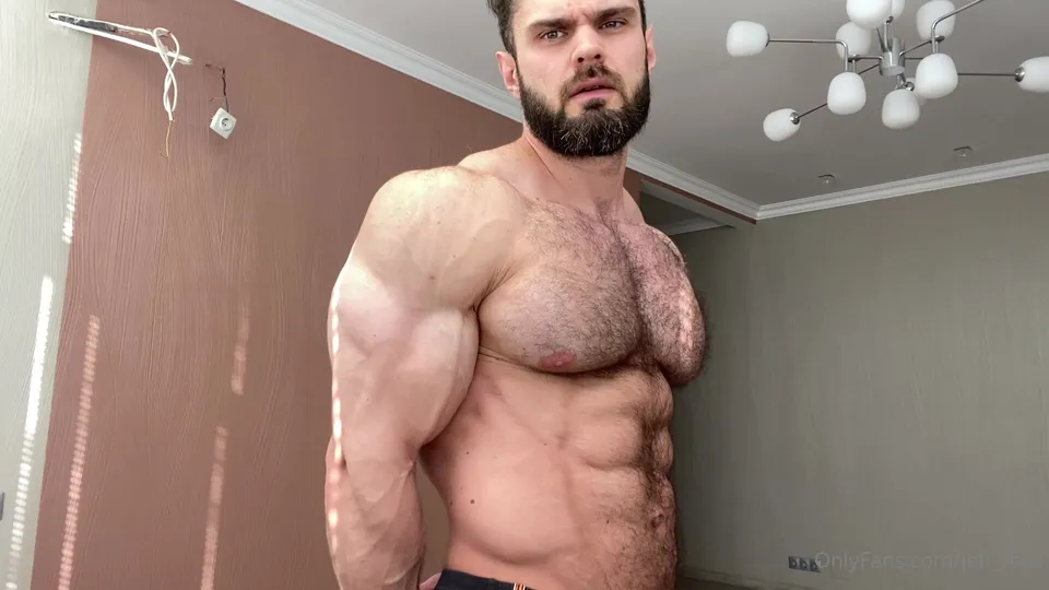 Hot muscle guy showing pecs and body - video 3 - ThisVid.com em inglês