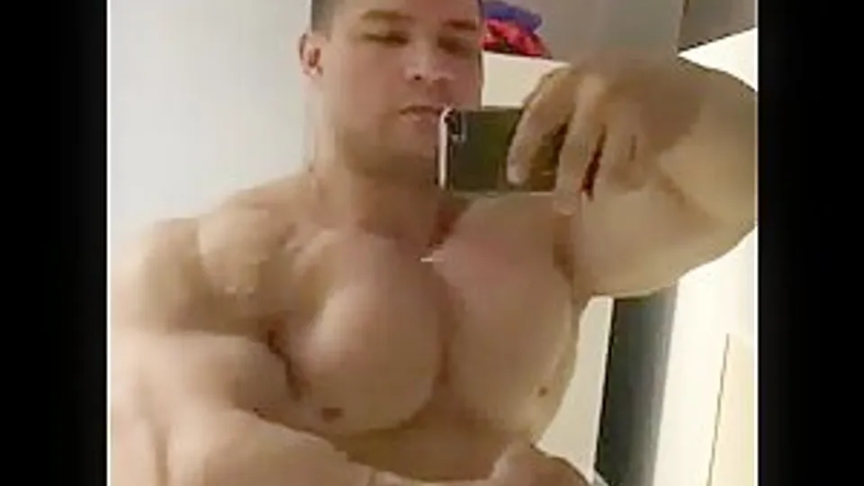 🔥Hot muscle showoff💪 beefymuscle.com
