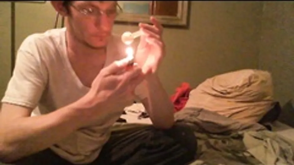 Hot nerdy guy get horny smoking meth.
