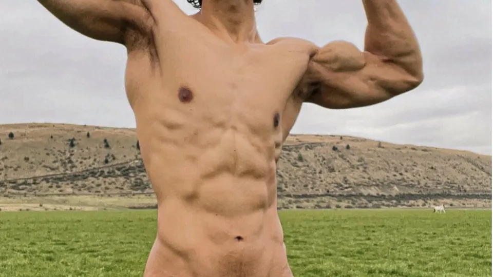 *HOT* New Zealand bull jacks off - ThisVid.com