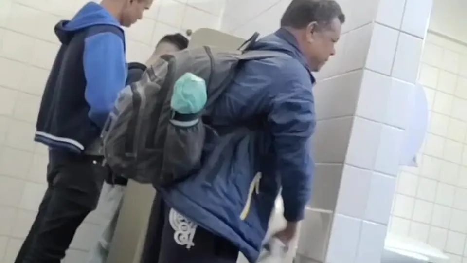 Hot public play bathroom hot asf hot - ThisVid.com