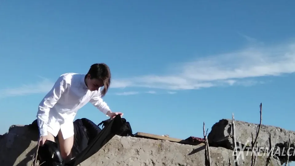 Hot Russian guy jerks on mountain - ThisVid.com 中文