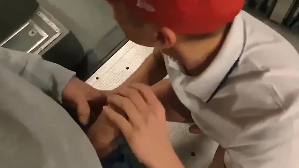 Hot sex on the night bus - ThisVid.com