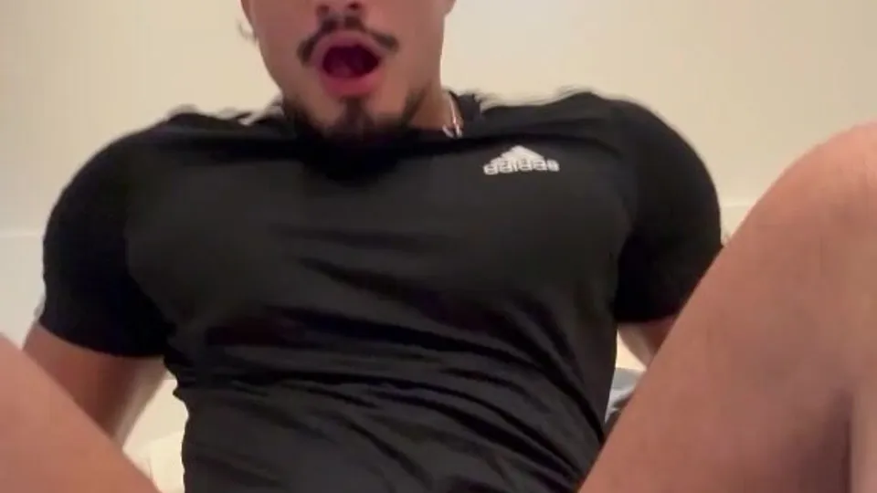 Hot sexy guy put on a show - ThisVid.com